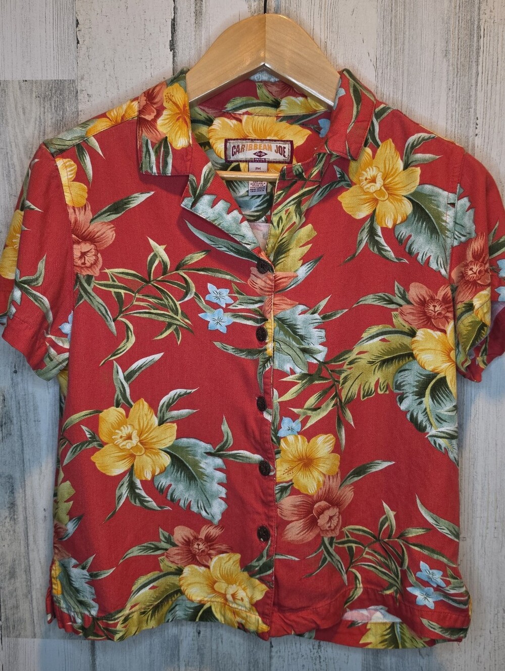Caribbean Joe Women’s PM Red Tropical Floral Hawaiian Shirt Rayon Resort Aloha